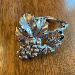 Arthur Court Grapevine Napkin rings in box